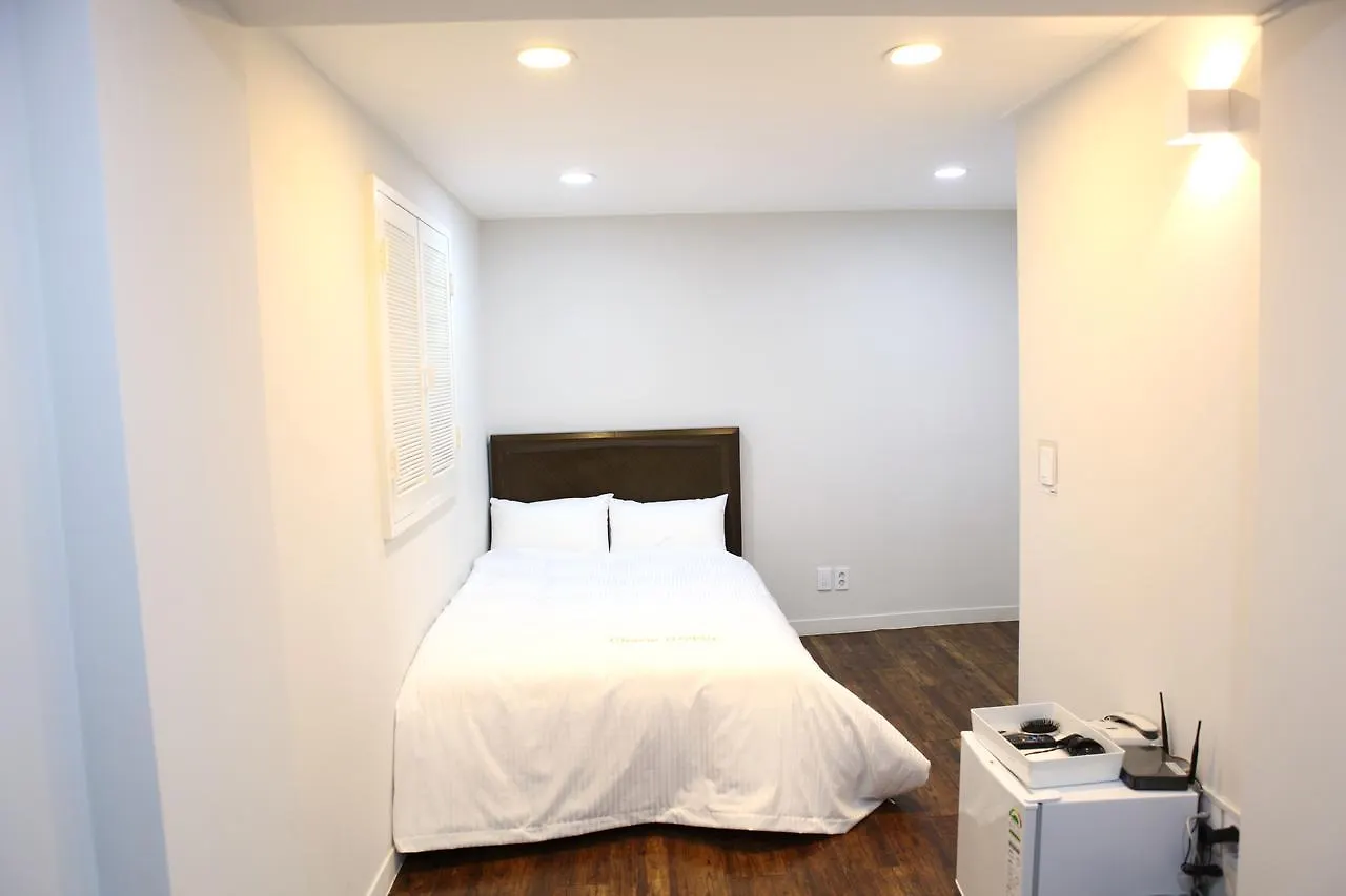 Charm Hotel Séoul 2*,